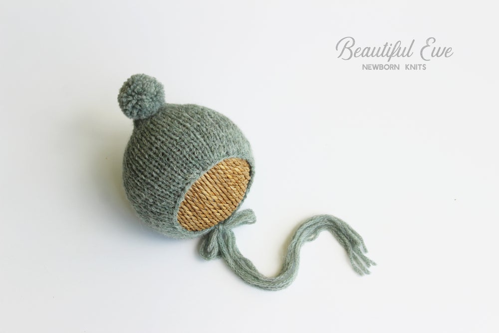 Cloud Pom Pom Bonnet