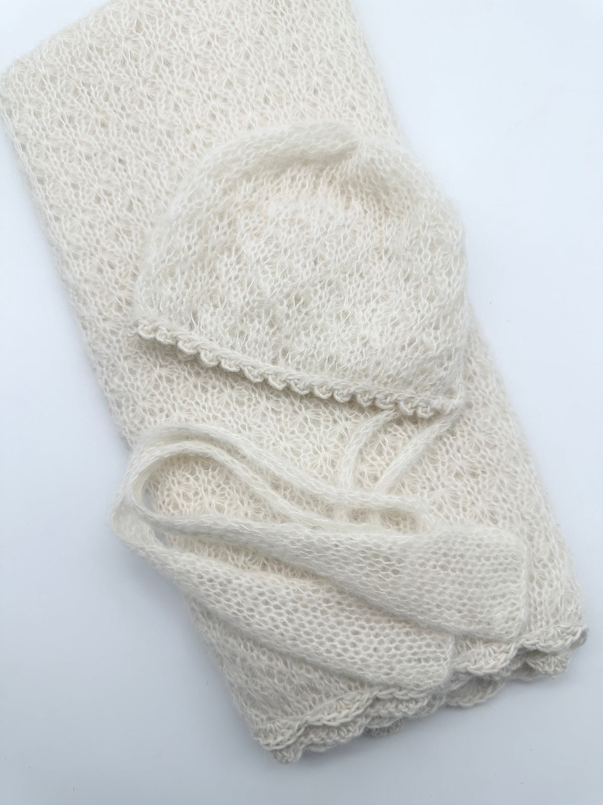 Willow Bonnet and Blanket Set