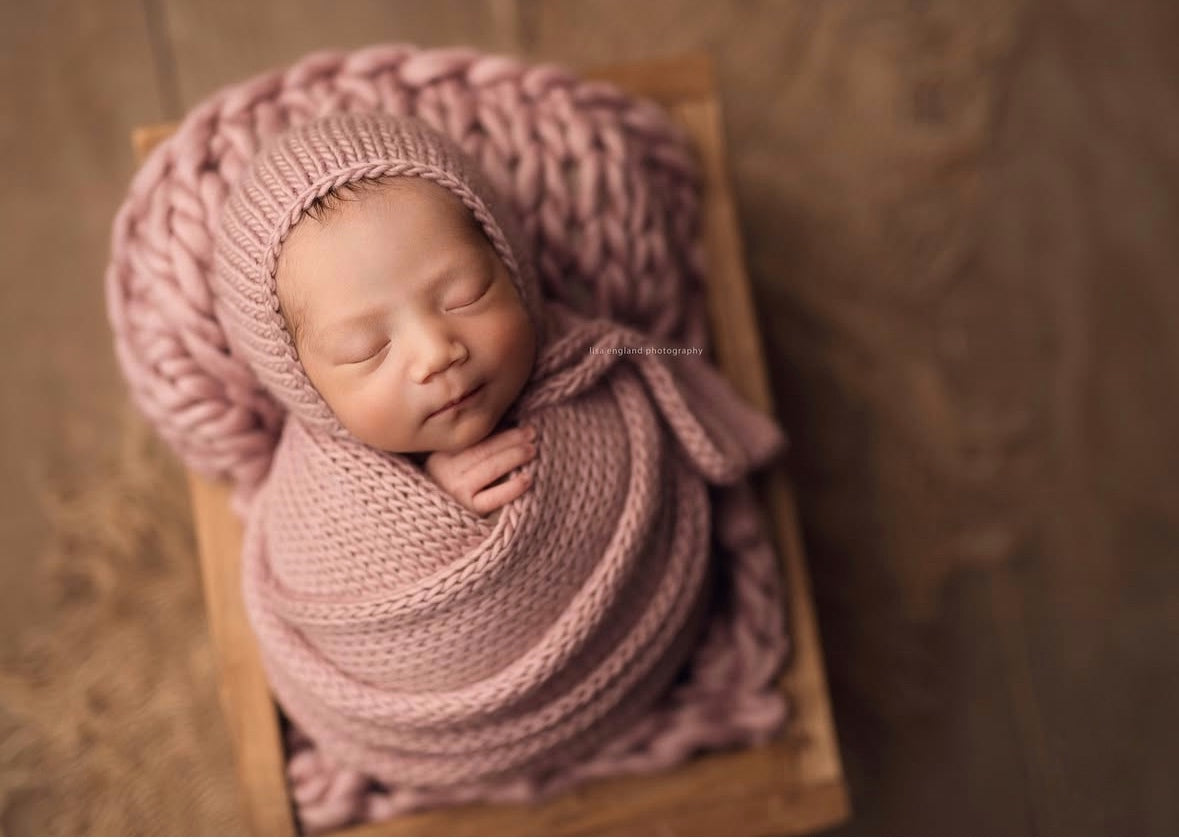 Victorienne Set | Bonnet, Wrap, Layer | Newborn Photography Knits